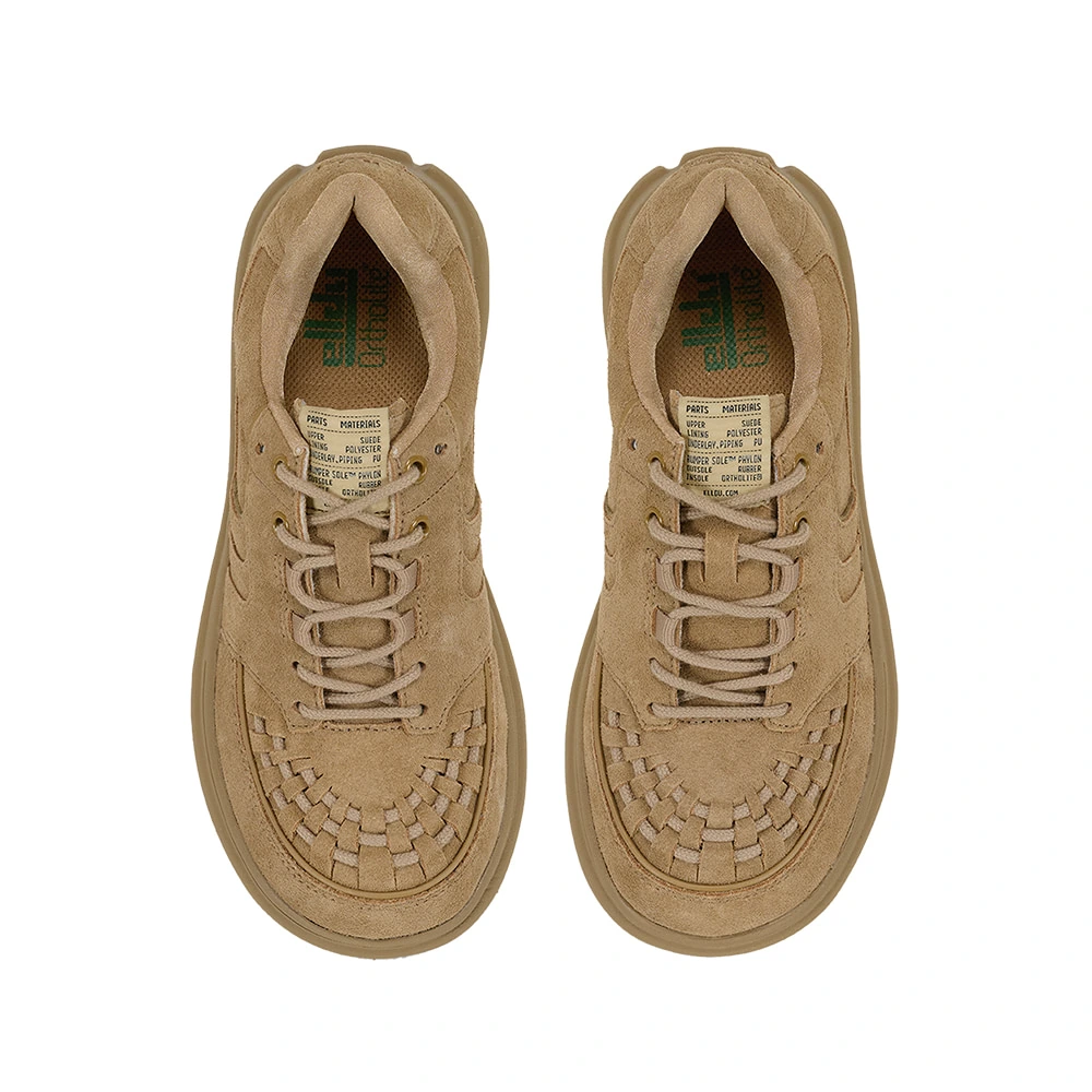 Wovener Camel